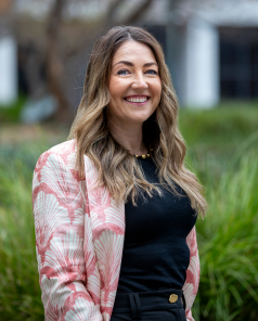 Professional photo of Victoria Dance, Executive Branch Manager