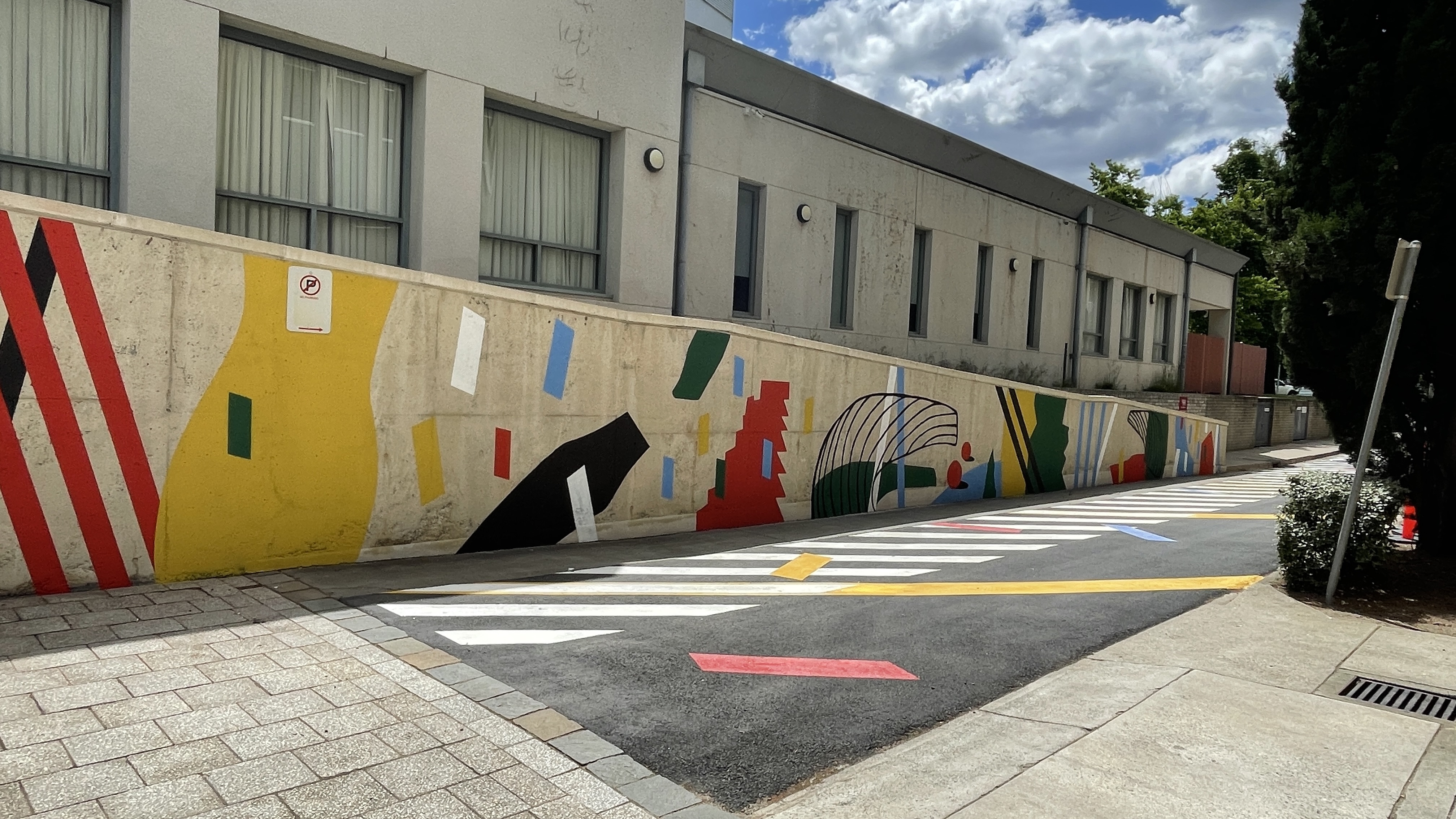 Artwork in Knowles Place laneway